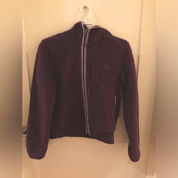 Purple zip up fleece size small - Picture 4 of 4